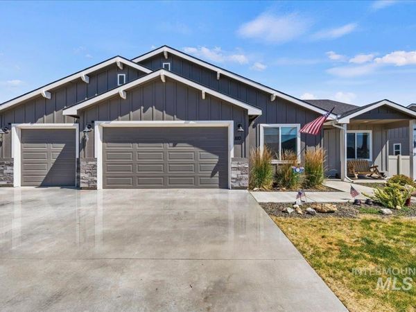 810 Bushnell Ave, Wilder, ID 83676