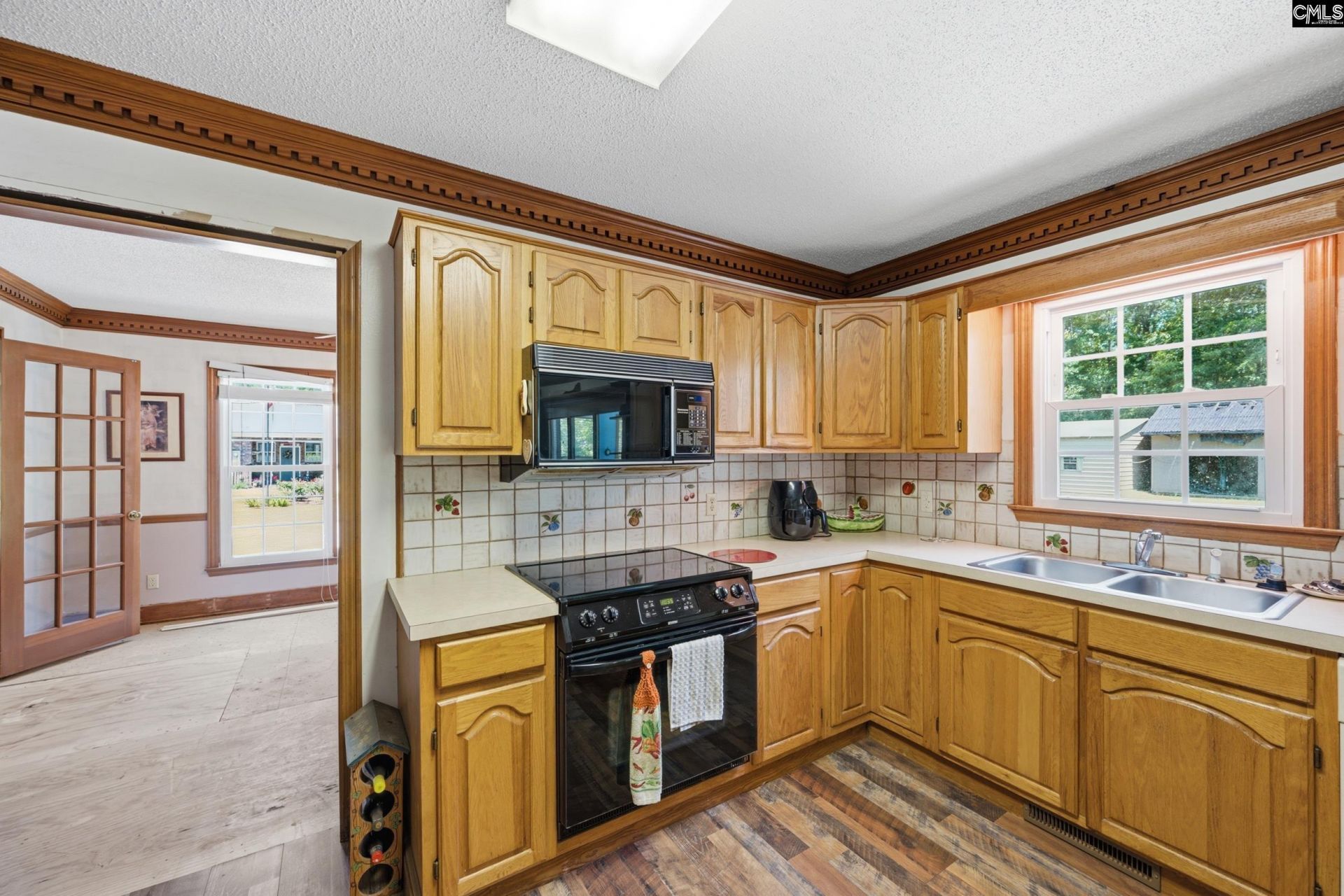 343 Pinewood Drive Photo 13