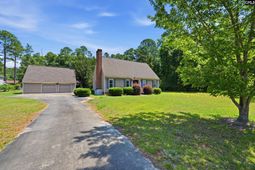 343 Pinewood Drive photo 4