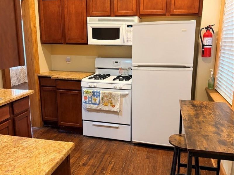11433 Ashbury Avenue, Unit 12, Cleveland, OH 44106 Photo 16