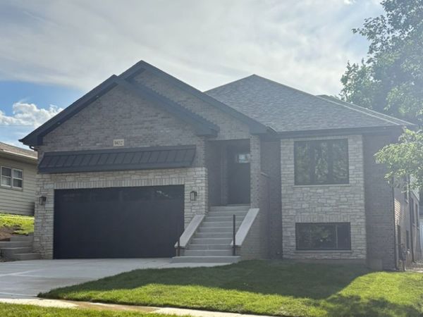 9432 S 82nd Court, Hickory Hills, IL 60457