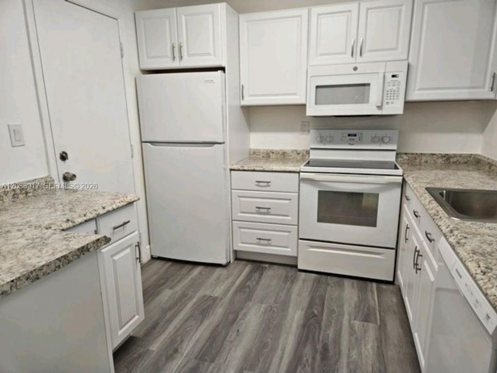 404 NW 68th Ave, Unit 304, Plantation, FL 33317 Photo