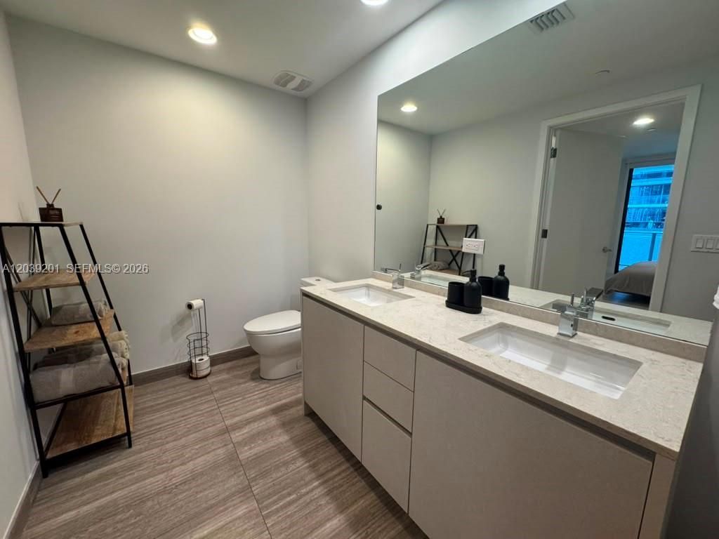 1010 Brickell Ave, Unit 1807, Miami, FL 33131 Photo
