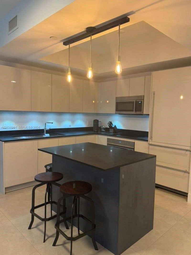 1010 Brickell Ave, Unit 1807, Miami, FL 33131 Photo