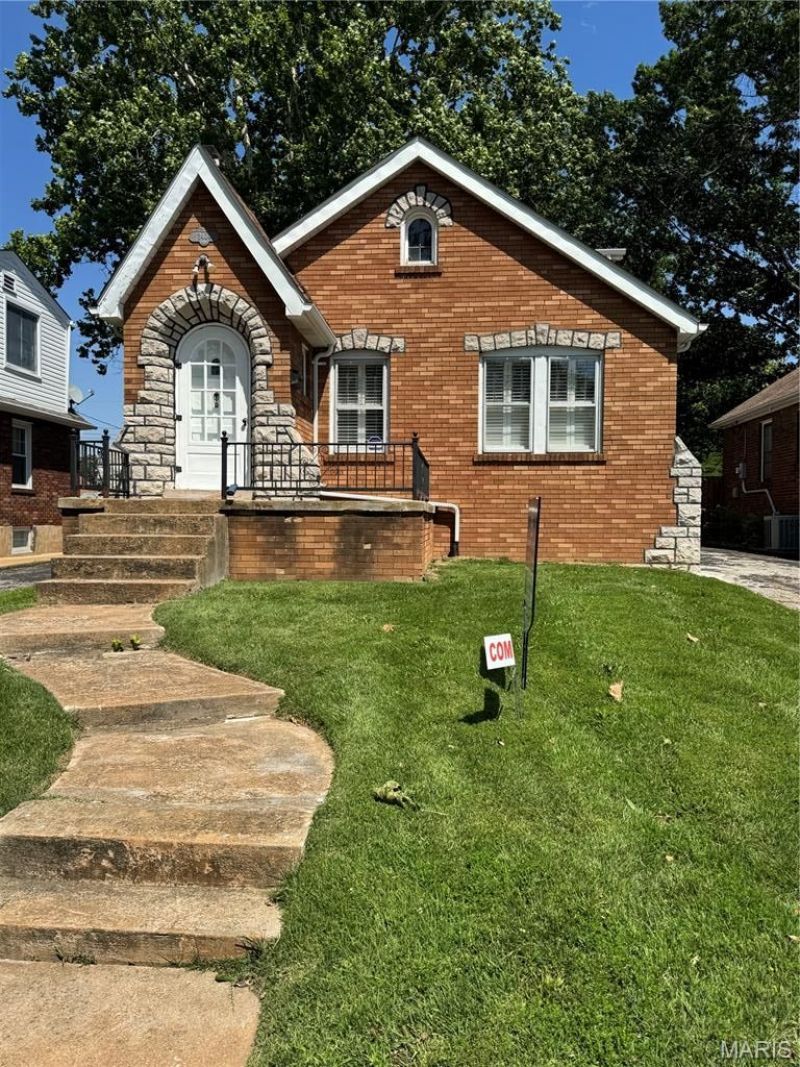 2404 Hartland Avenue, Saint Louis, MO 63114 Main Photo