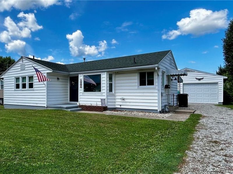 811 Leonard Avenue , Belpre, OH 45714 Photo 1