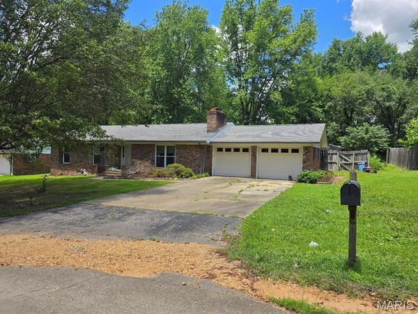 1008 Cedar Lane , Dexter, MO 63841