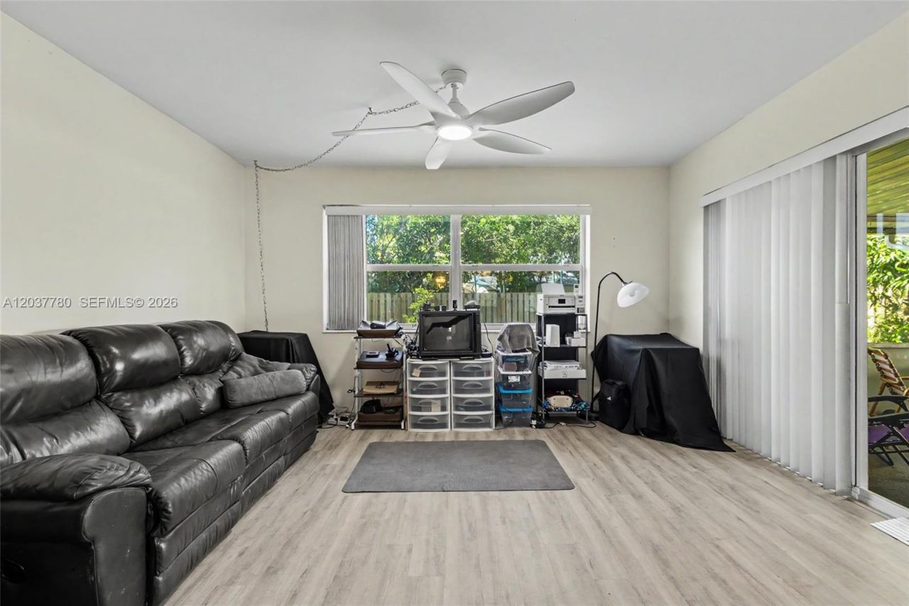 6630 Liberty St , Hollywood, FL 33024 Photo