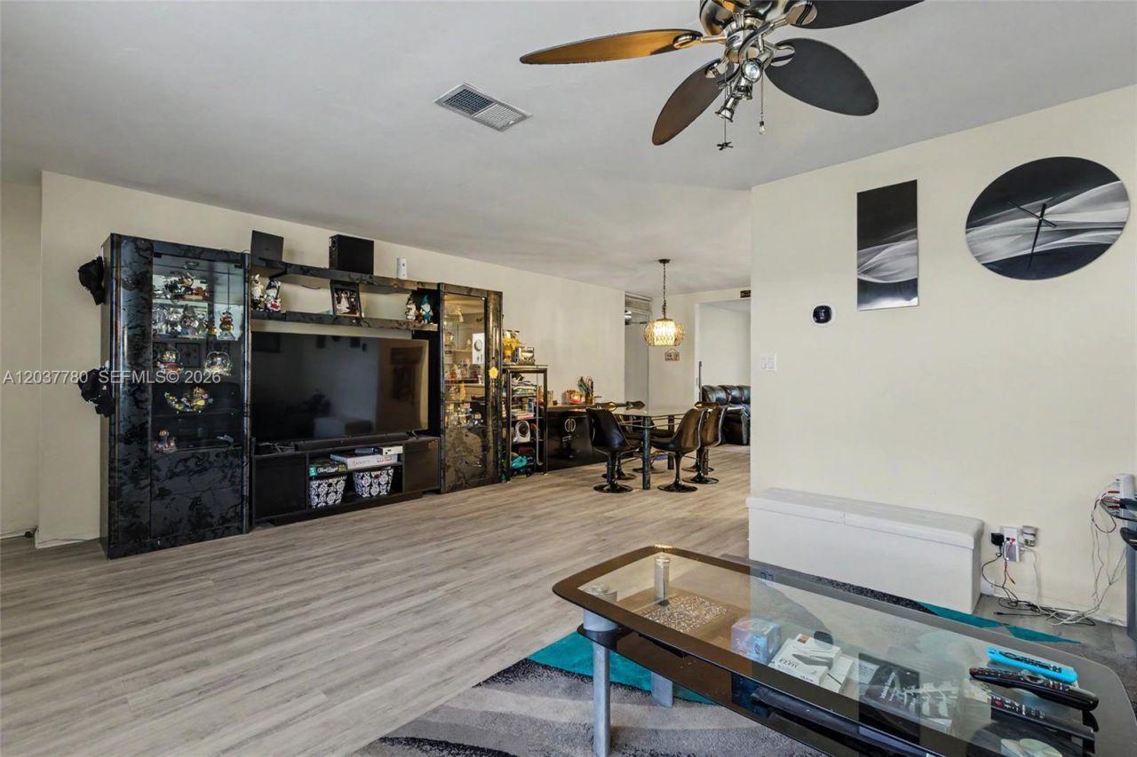 6630 Liberty St , Hollywood, FL 33024 Photo