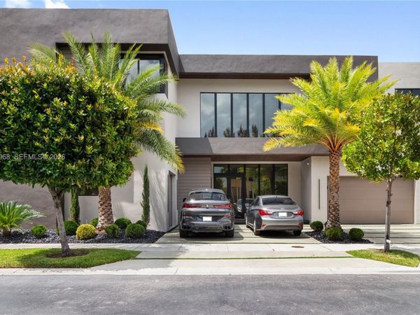 10261 NW 74th Ter , Doral, FL 33178