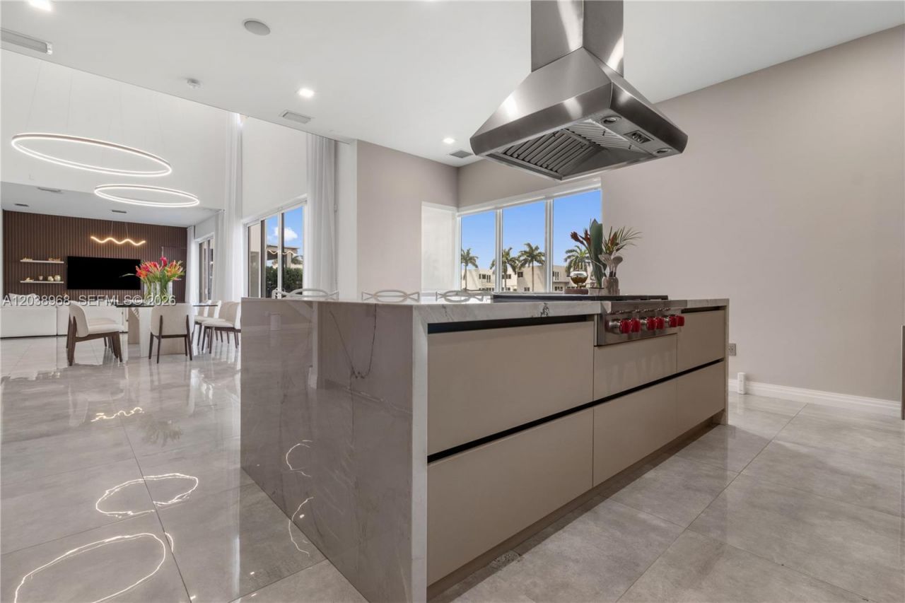 10261 NW 74th Ter , Doral, FL 33178 Photo