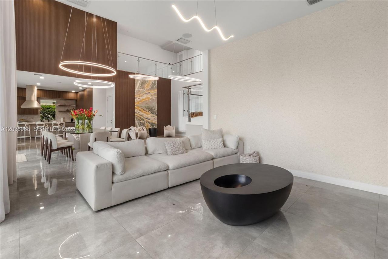 10261 NW 74th Ter , Doral, FL 33178 Photo