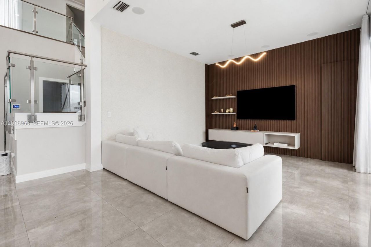 10261 NW 74th Ter , Doral, FL 33178 Photo