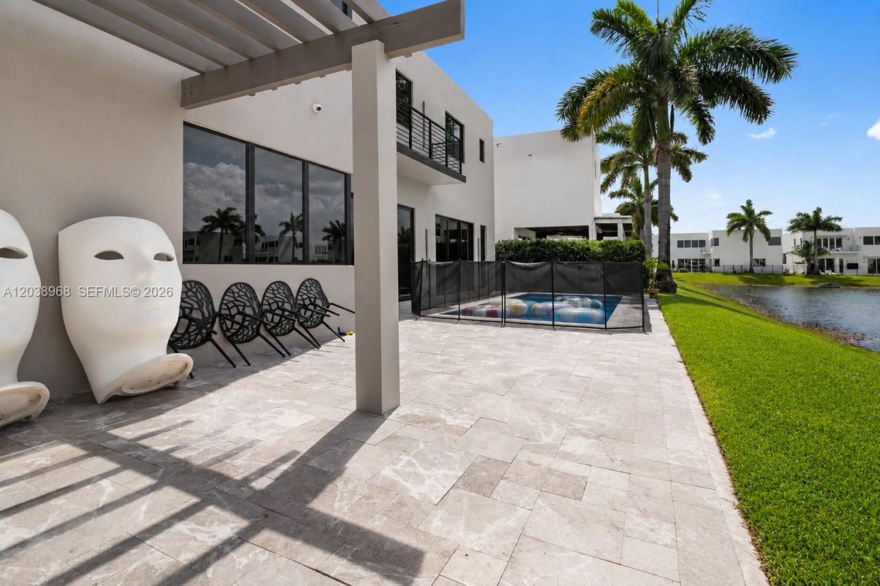 10261 NW 74th Ter , Doral, FL 33178 Photo