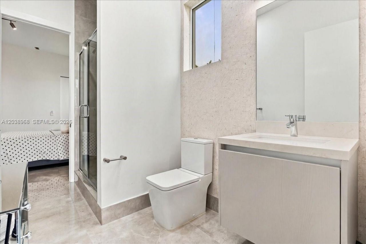 10261 NW 74th Ter, Doral, FL 33178 Photo