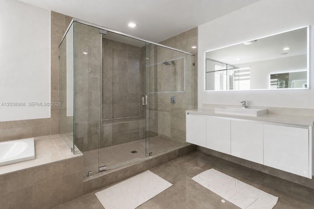 10261 NW 74th Ter , Doral, FL 33178 Photo