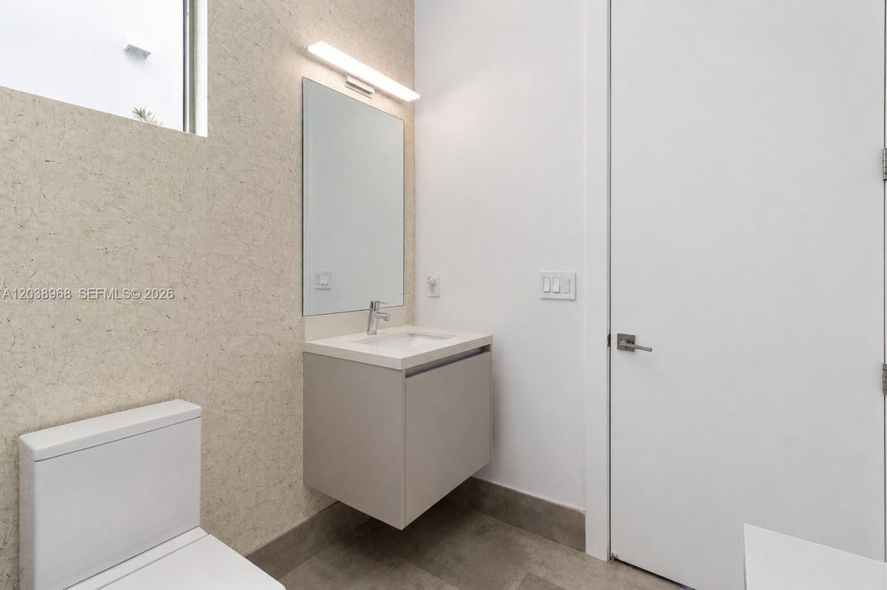 10261 NW 74th Ter , Doral, FL 33178 Photo