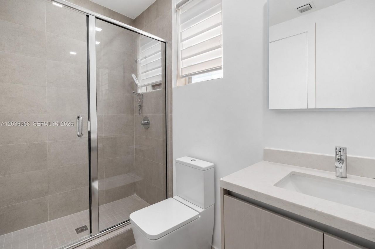 10261 NW 74th Ter , Doral, FL 33178 Photo