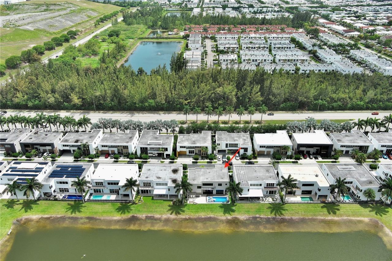 10261 NW 74th Ter , Doral, FL 33178 Photo