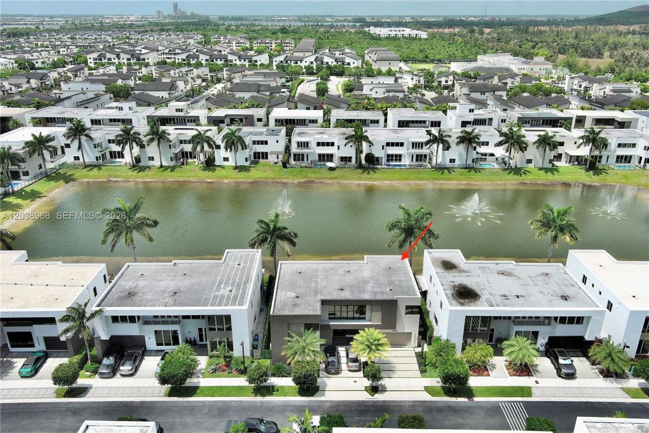 10261 NW 74th Ter , Doral, FL 33178 Photo