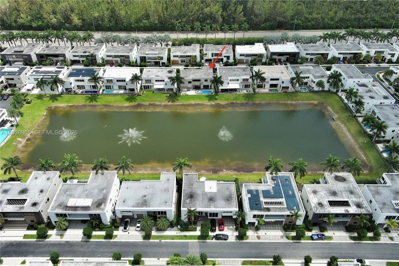 10261 NW 74th Ter , Doral, FL 33178 Photo