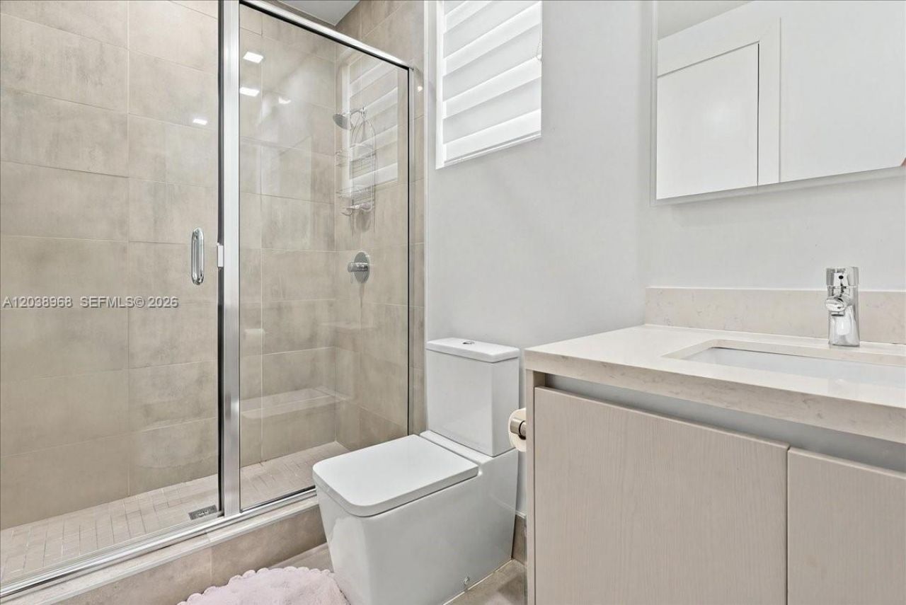 10261 NW 74th Ter, Doral, FL 33178 Photo