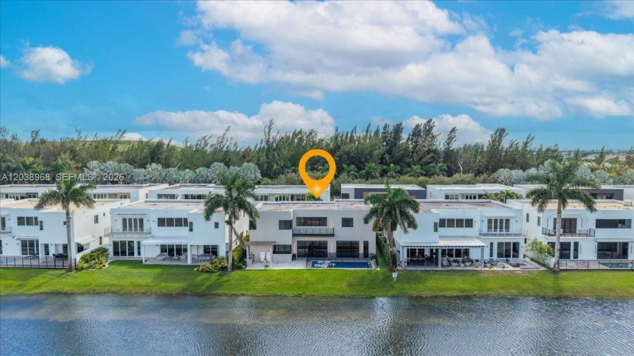 10261 NW 74th Ter, Doral, FL 33178 Photo