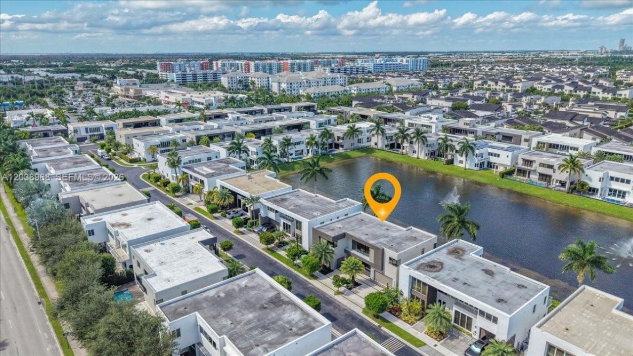10261 NW 74th Ter, Doral, FL 33178 Photo