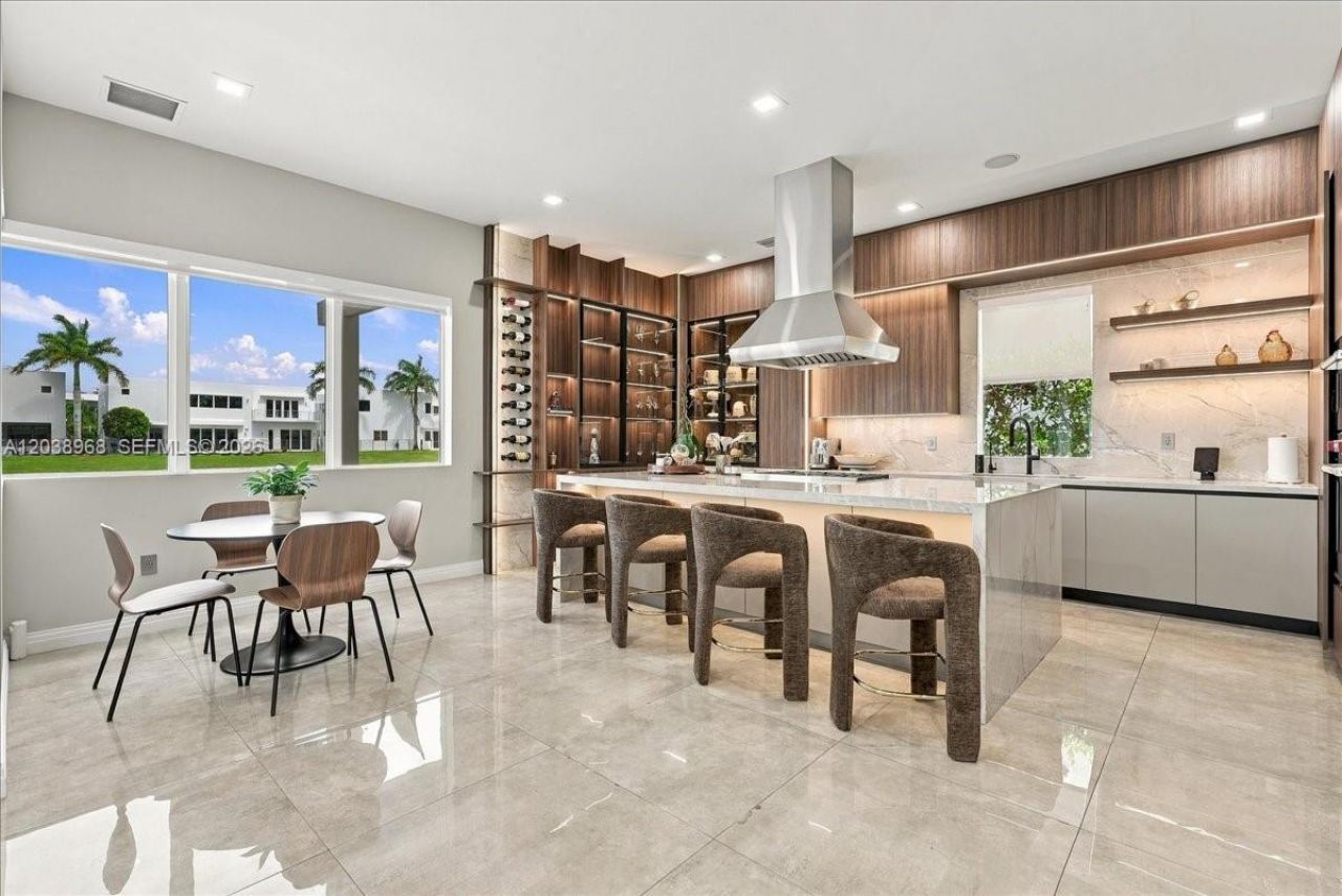 10261 NW 74th Ter, Doral, FL 33178 Photo