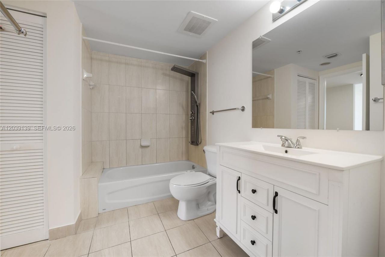 1750 N Bayshore Dr , Unit 4811, Miami, FL 33132 Photo