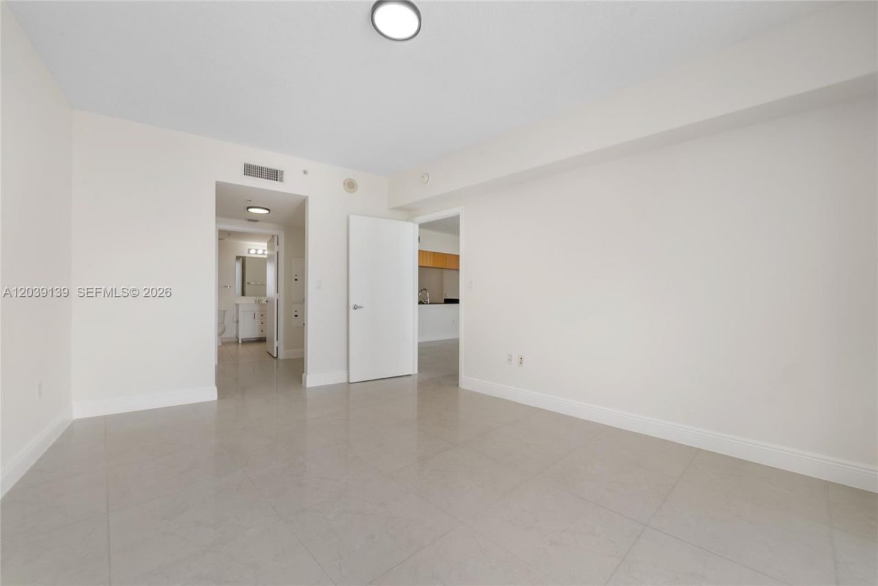 1750 N Bayshore Dr , Unit 4811, Miami, FL 33132 Photo
