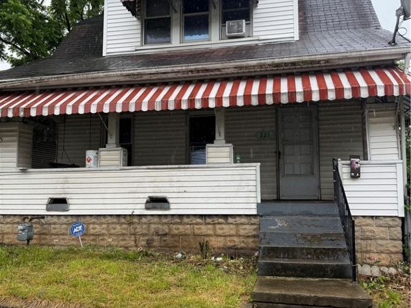 221 Russell Street, Charleston, WV 25302