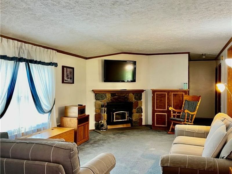 1324 Lake Vue Drive, Roaming Shores, OH 44085 Photo 9