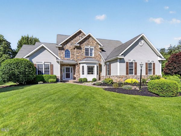 5 Normandy Square, Guilderland, NY 12009