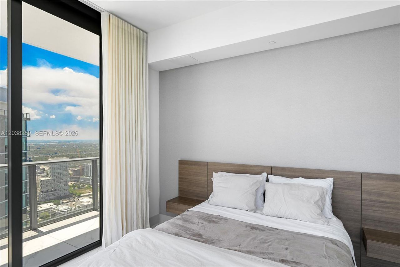 3131 NE 7th Ave, Unit PH5201, Miami, FL 33137 Photo