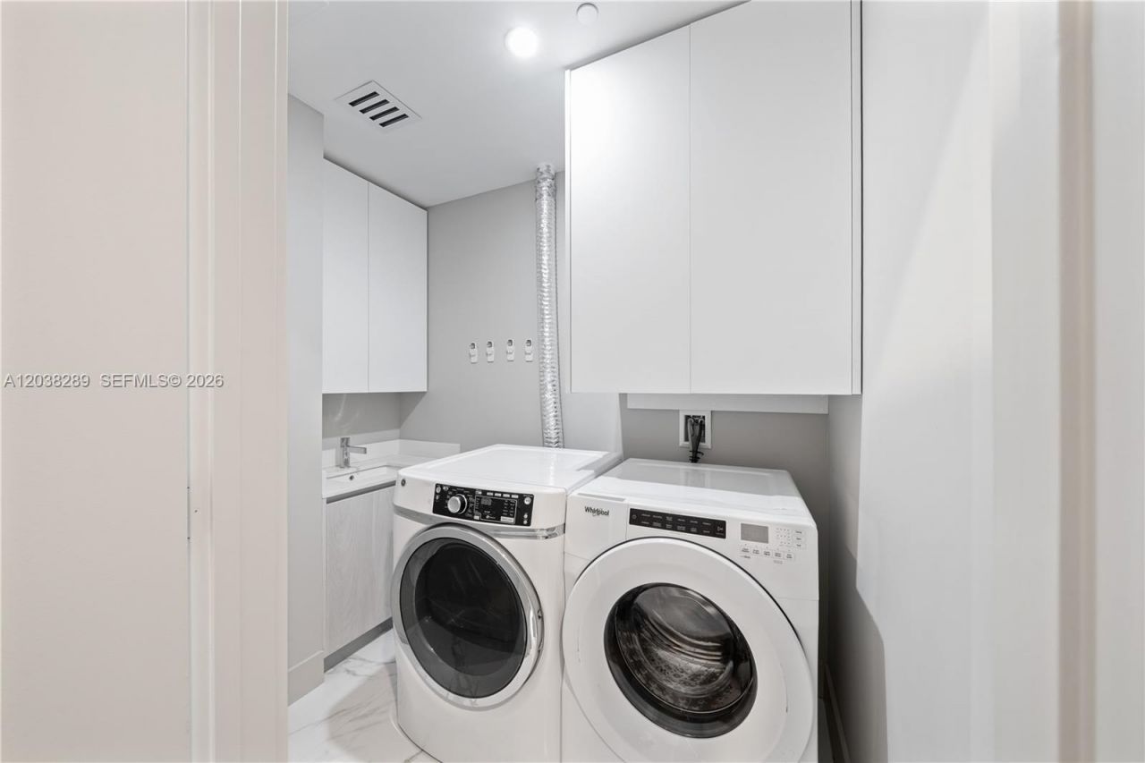 3131 NE 7th Ave, Unit PH5201, Miami, FL 33137 Photo