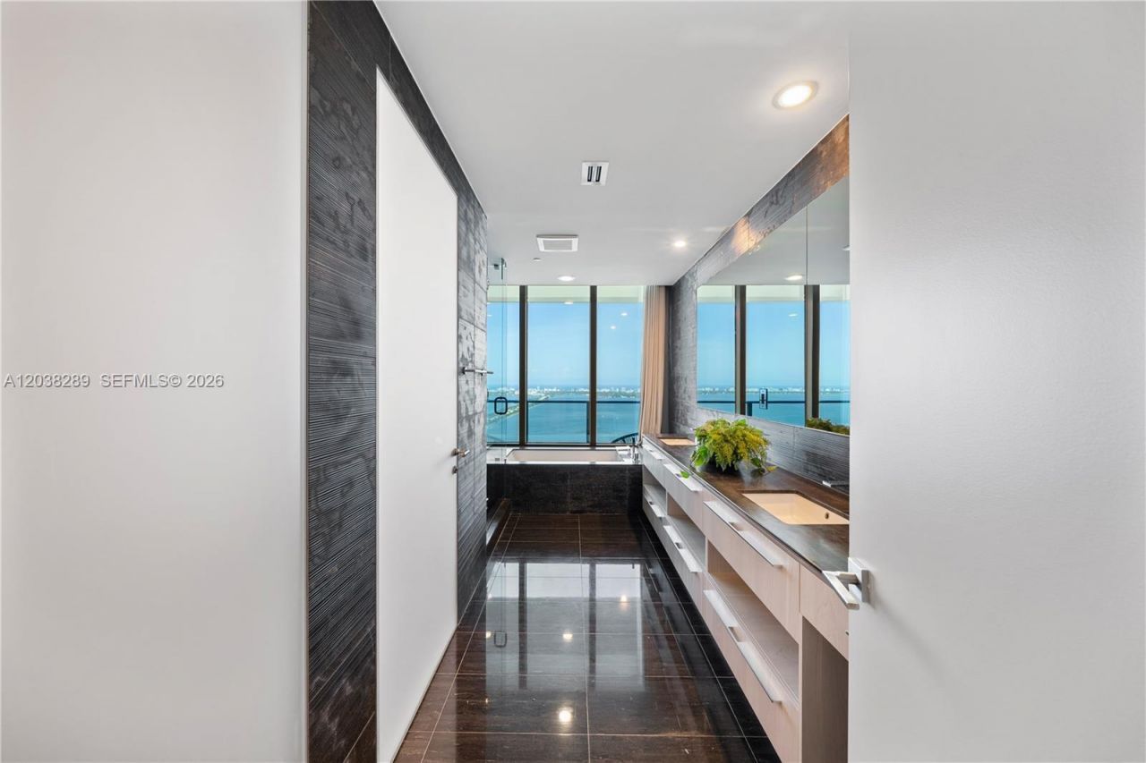 3131 NE 7th Ave, Unit PH5201, Miami, FL 33137 Photo
