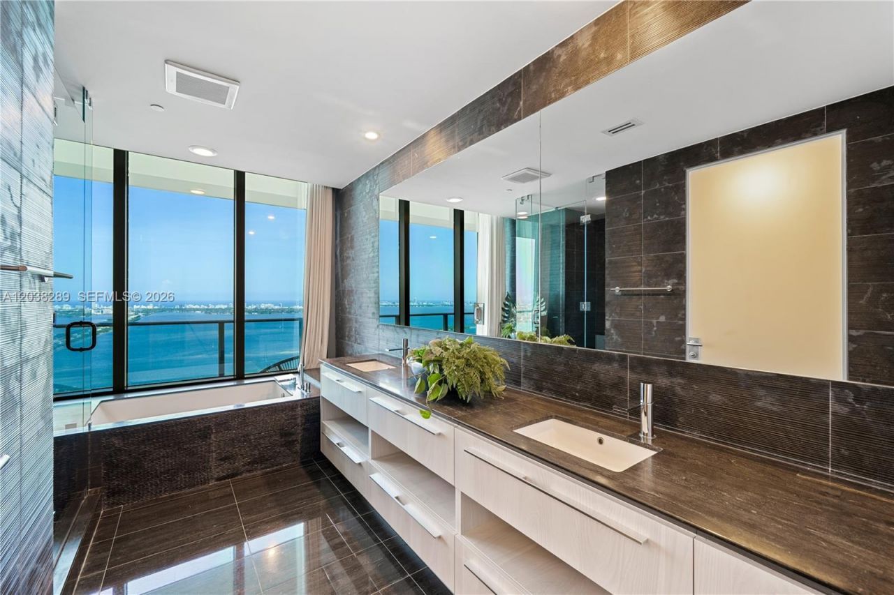 3131 NE 7th Ave, Unit PH5201, Miami, FL 33137 Photo