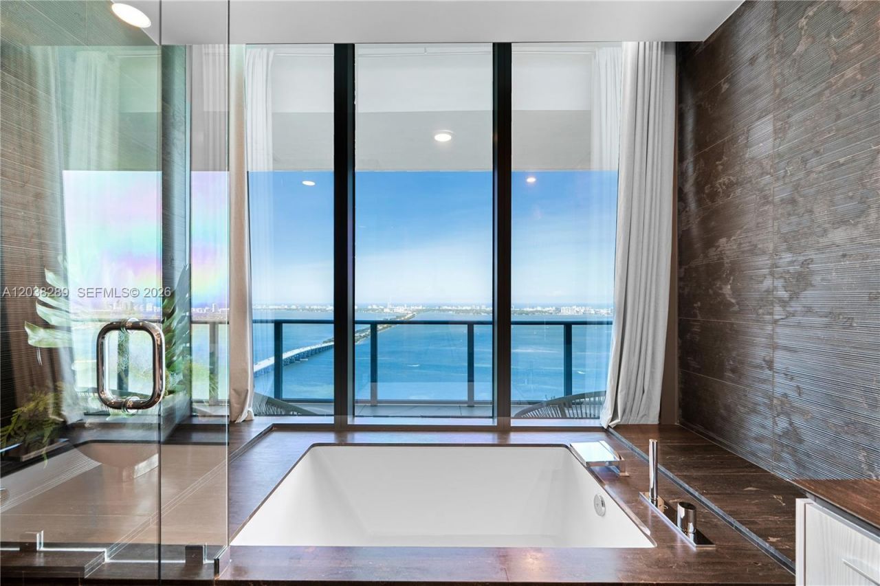 3131 NE 7th Ave, Unit PH5201, Miami, FL 33137 Photo