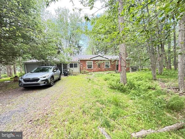 446 STILLWATER DRIVE , POCONO SUMMIT, PA 18346