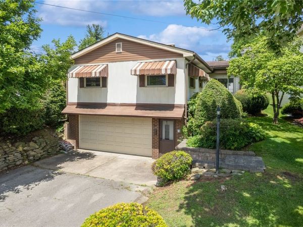 520 Pittsburgh Street, Mars, PA 16046