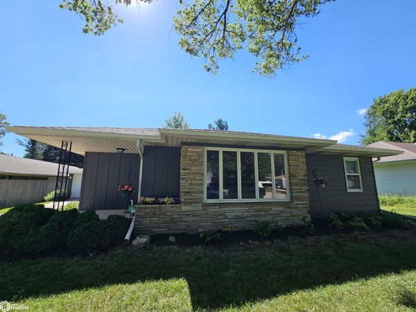 1827 Crestview Drive, Carroll, IA 51401