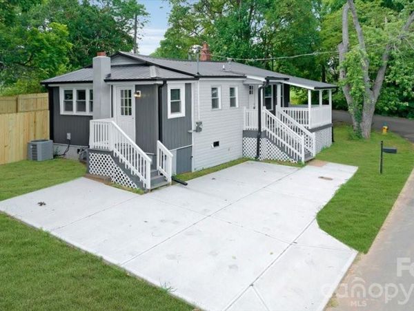 304 S Derby Avenue, Newton, NC 28658