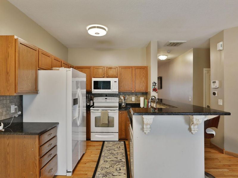 643 Grove Circle, Unit 2702, Columbus, OH 43230 Photo 10