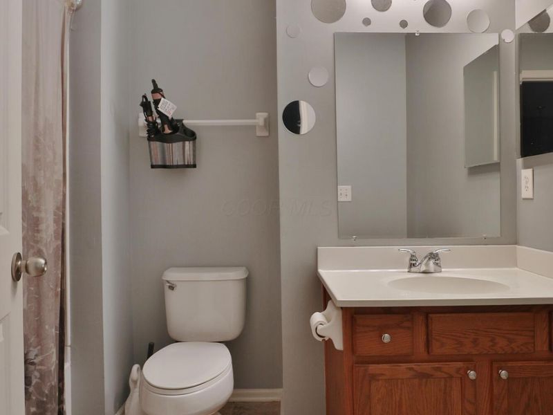 643 Grove Circle, Unit 2702, Columbus, OH 43230 Photo 23