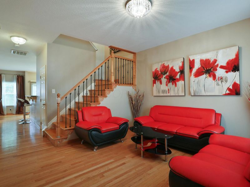 643 Grove Circle, Unit 2702, Columbus, OH 43230 Photo 3
