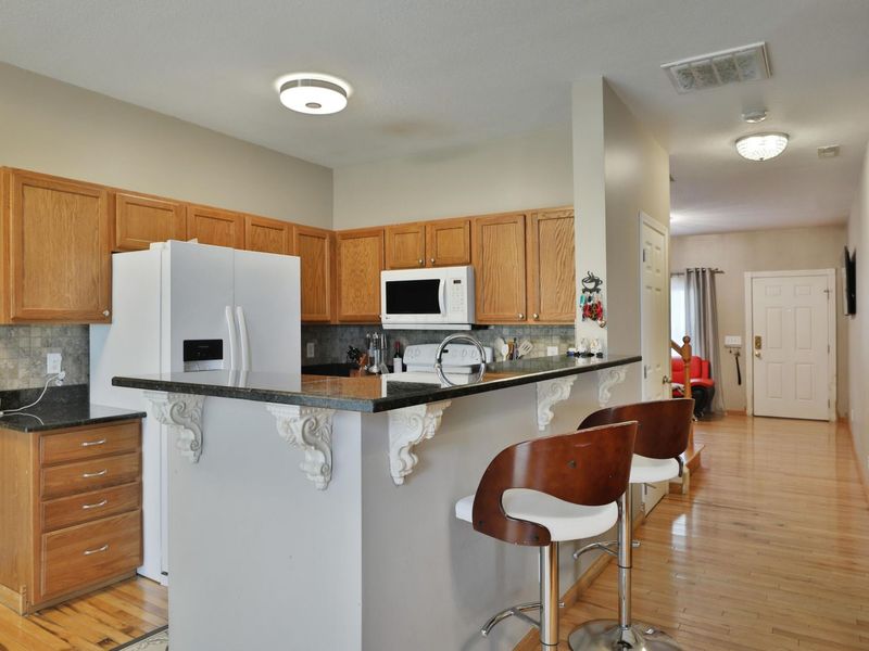 643 Grove Circle, Unit 2702, Columbus, OH 43230 Photo 9