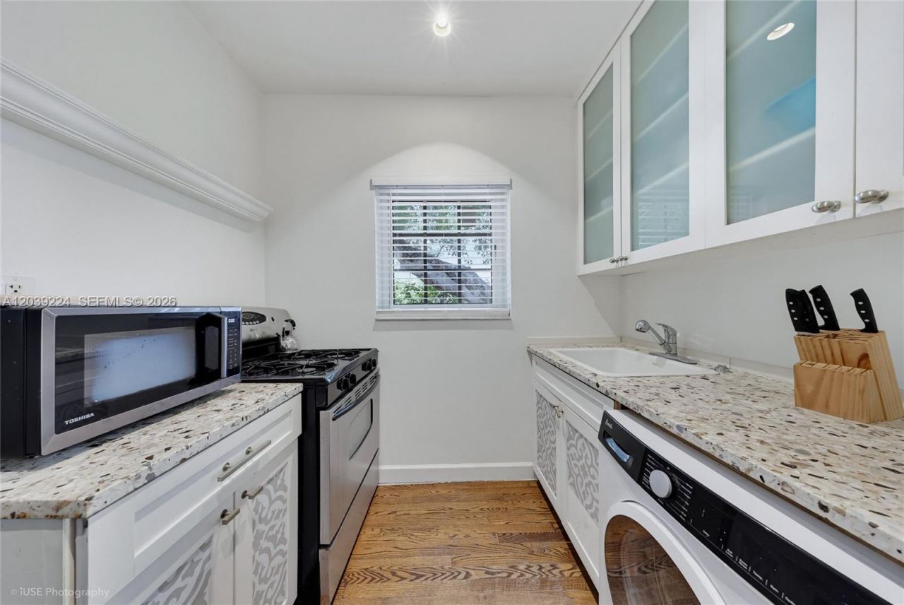 439 15th St, Unit 18, Miami Beach, FL 33139 Photo