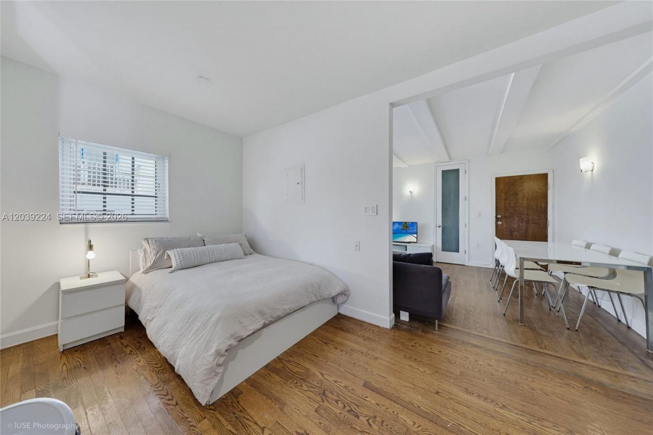 439 15th St, Unit 18, Miami Beach, FL 33139 Photo