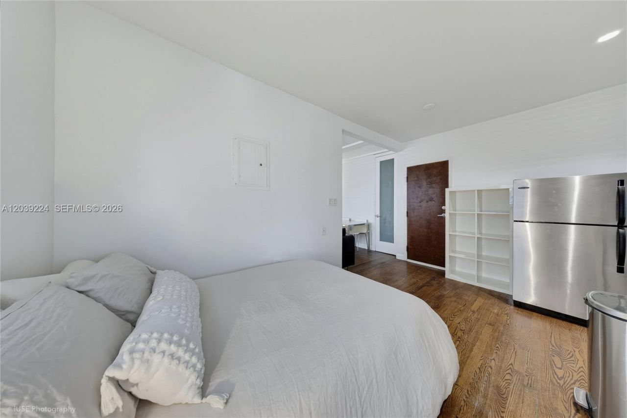 439 15th St, Unit 18, Miami Beach, FL 33139 Photo